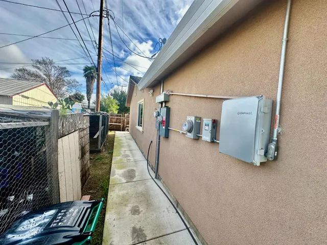 $749,000 | 609 Kettleman Lane, Lodi, CA 95240