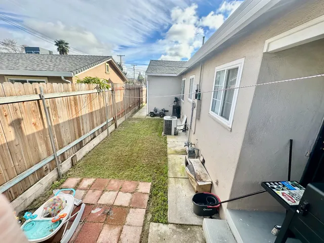 $749,000 | 609 Kettleman Lane, Lodi, CA 95240