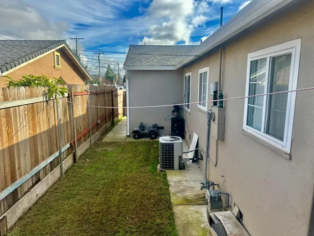 $749,000 | 609 Kettleman Lane, Lodi, CA 95240