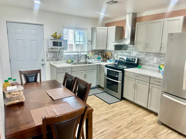 $749,000 | 609 Kettleman Lane, Lodi, CA 95240