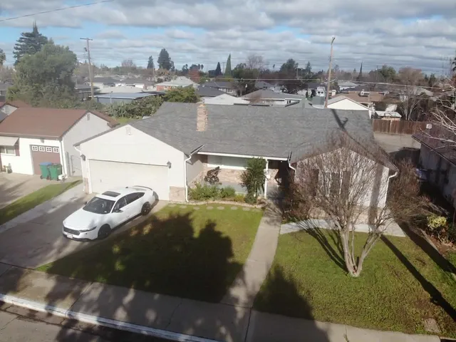 $749,000 | 609 Kettleman Lane, Lodi, CA 95240