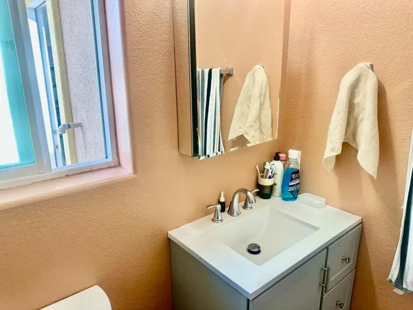 $749,000 | 609 Kettleman Lane, Lodi, CA 95240