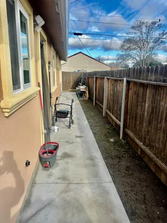 $749,000 | 609 Kettleman Lane, Lodi, CA 95240