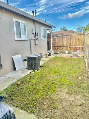 $749,000 | 609 Kettleman Lane, Lodi, CA 95240