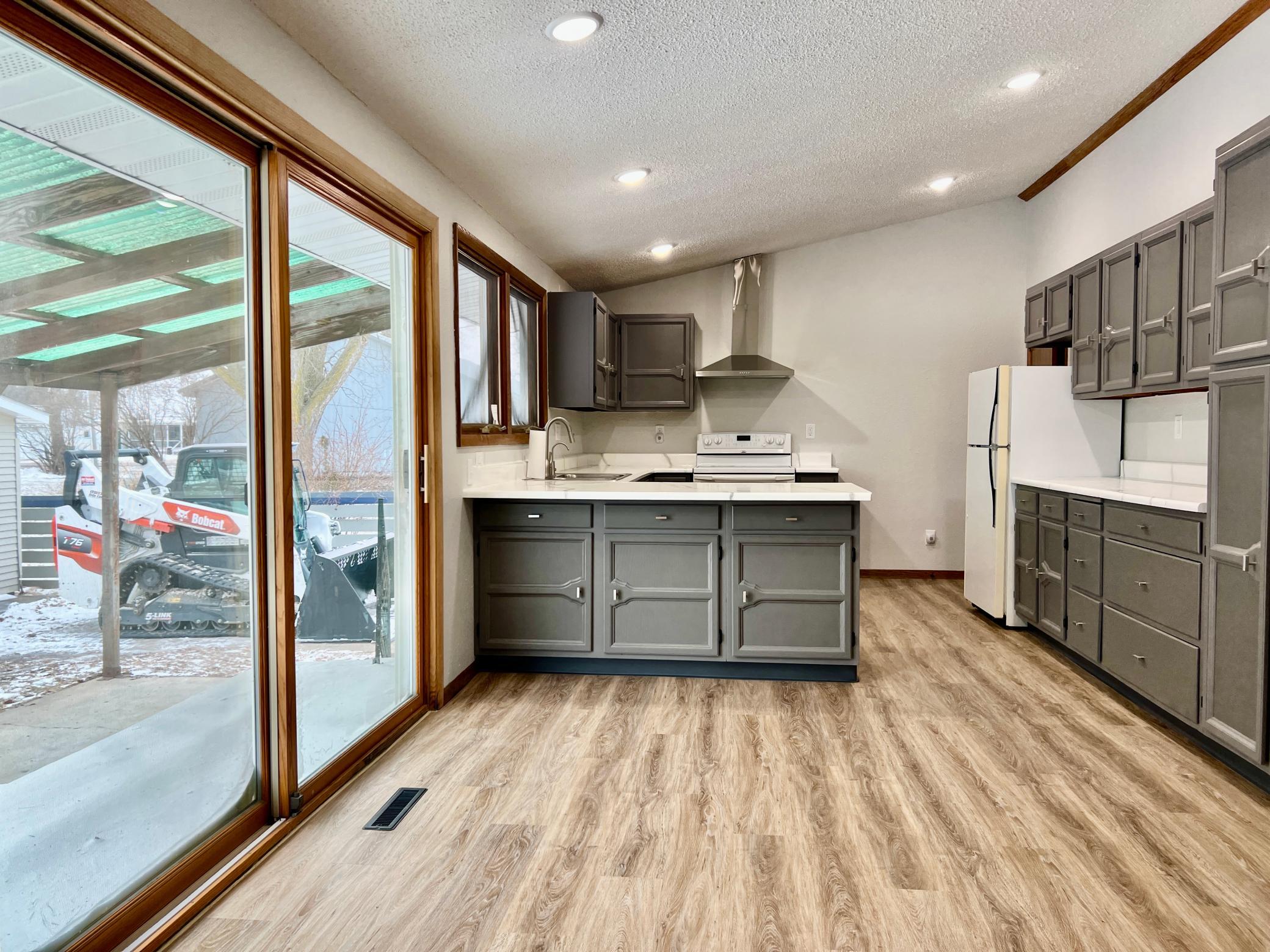 656 Chestnut Street Big Stone City, SD 57216 - Photo 4 of 23