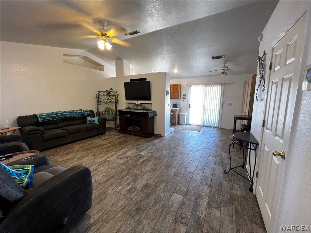 910 South Tonto Road Golden Valley, AZ 86413 - Photo 6 of 73 Gallery Image 6