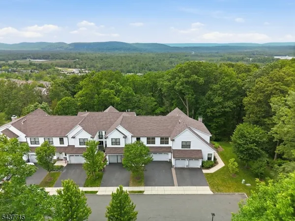 $635,000 | 9 Coneflower Court, Hackettstown, NJ 07840