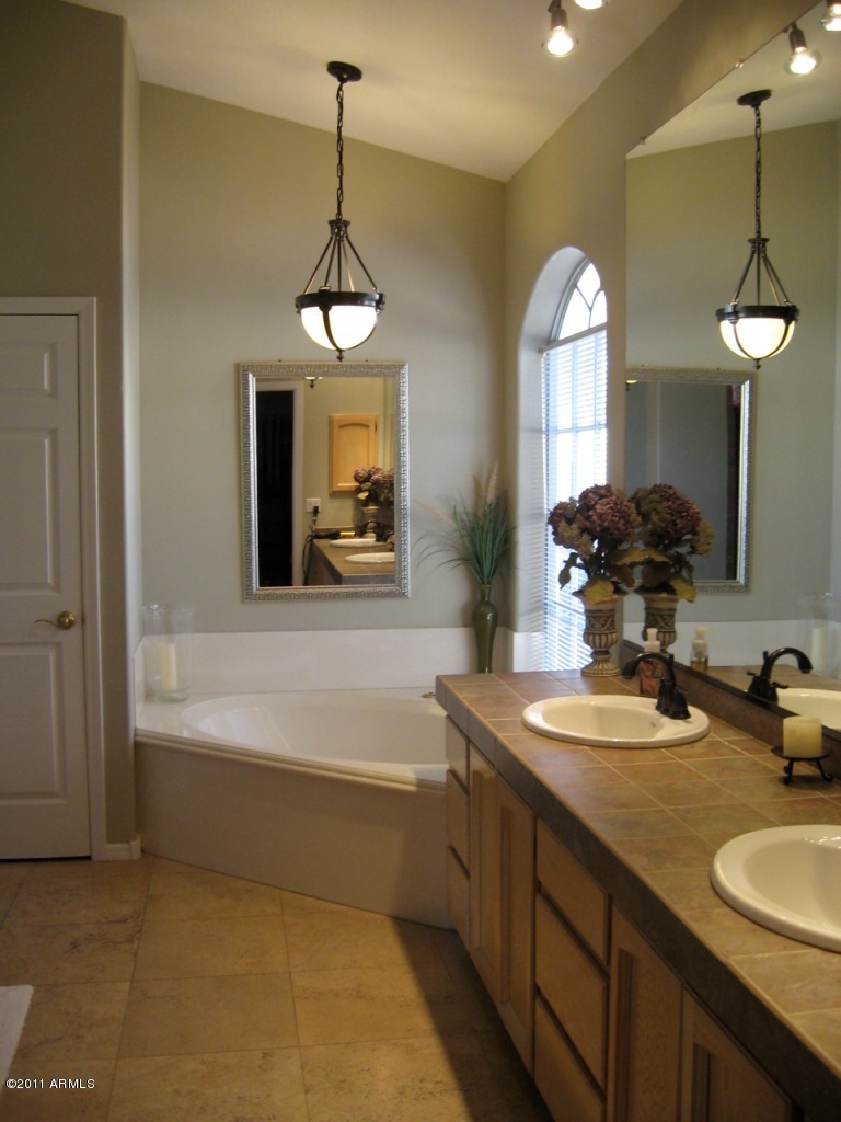 10125 East Doubletree Ranch Road Scottsdale, AZ 85258 - Photo 10 of 12 Master Bath