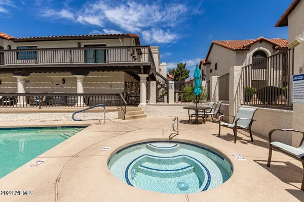 a view of a tennis court