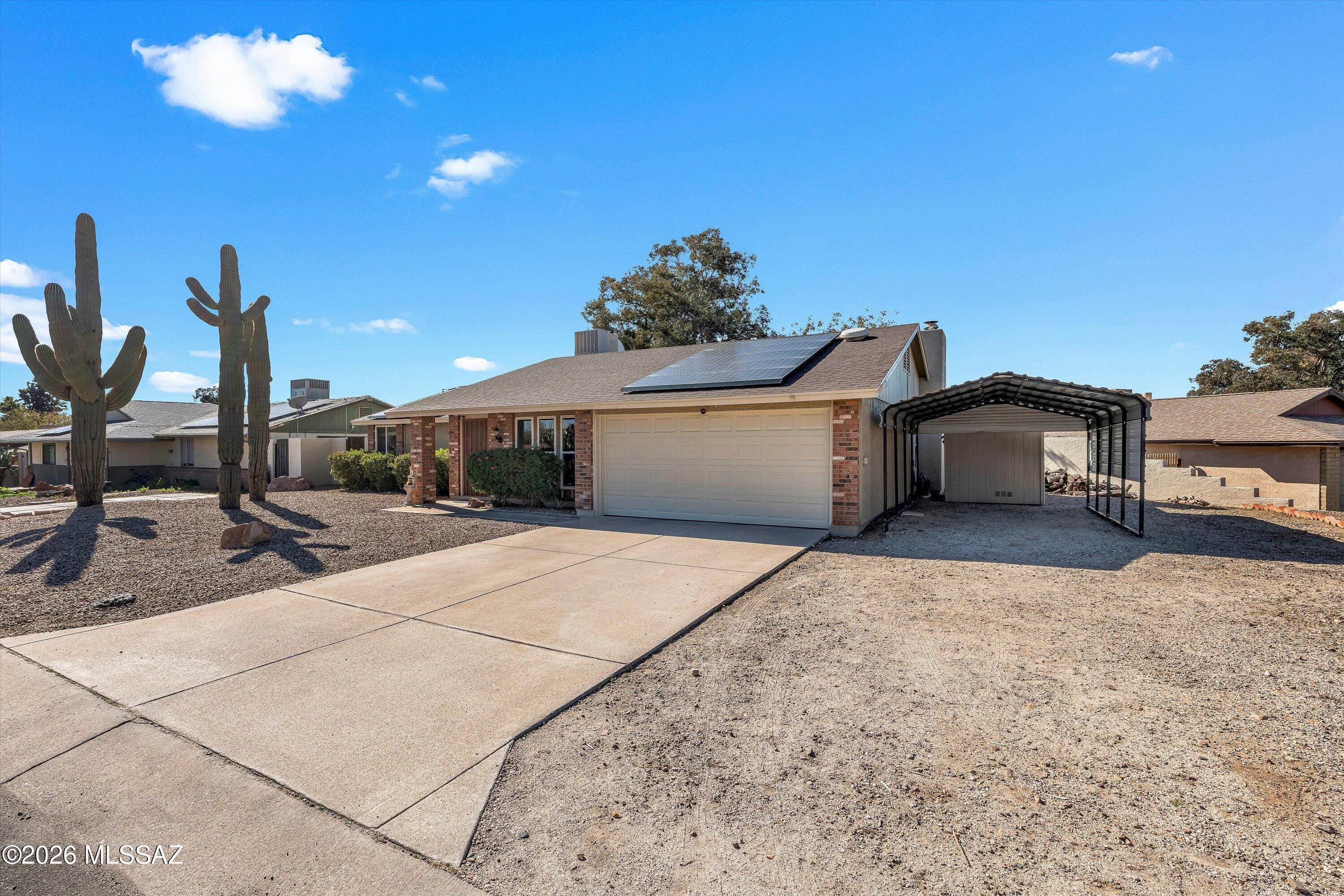 7531 North Juniper Road Tucson, AZ 85741 - Photo 3 of 27 03-Front of Home