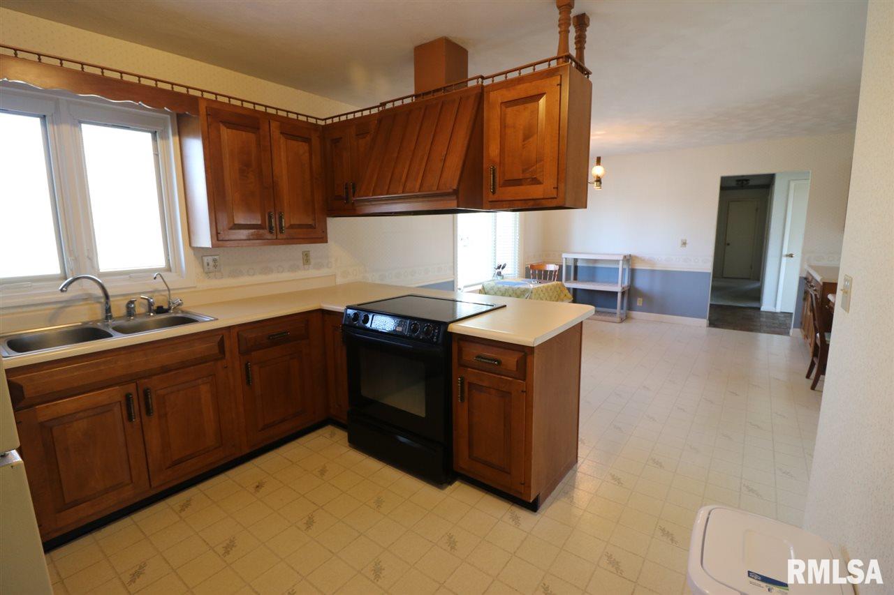 55 Waldheim Road Morton, IL 61550 - Photo 8 of 34 Gallery Image 8