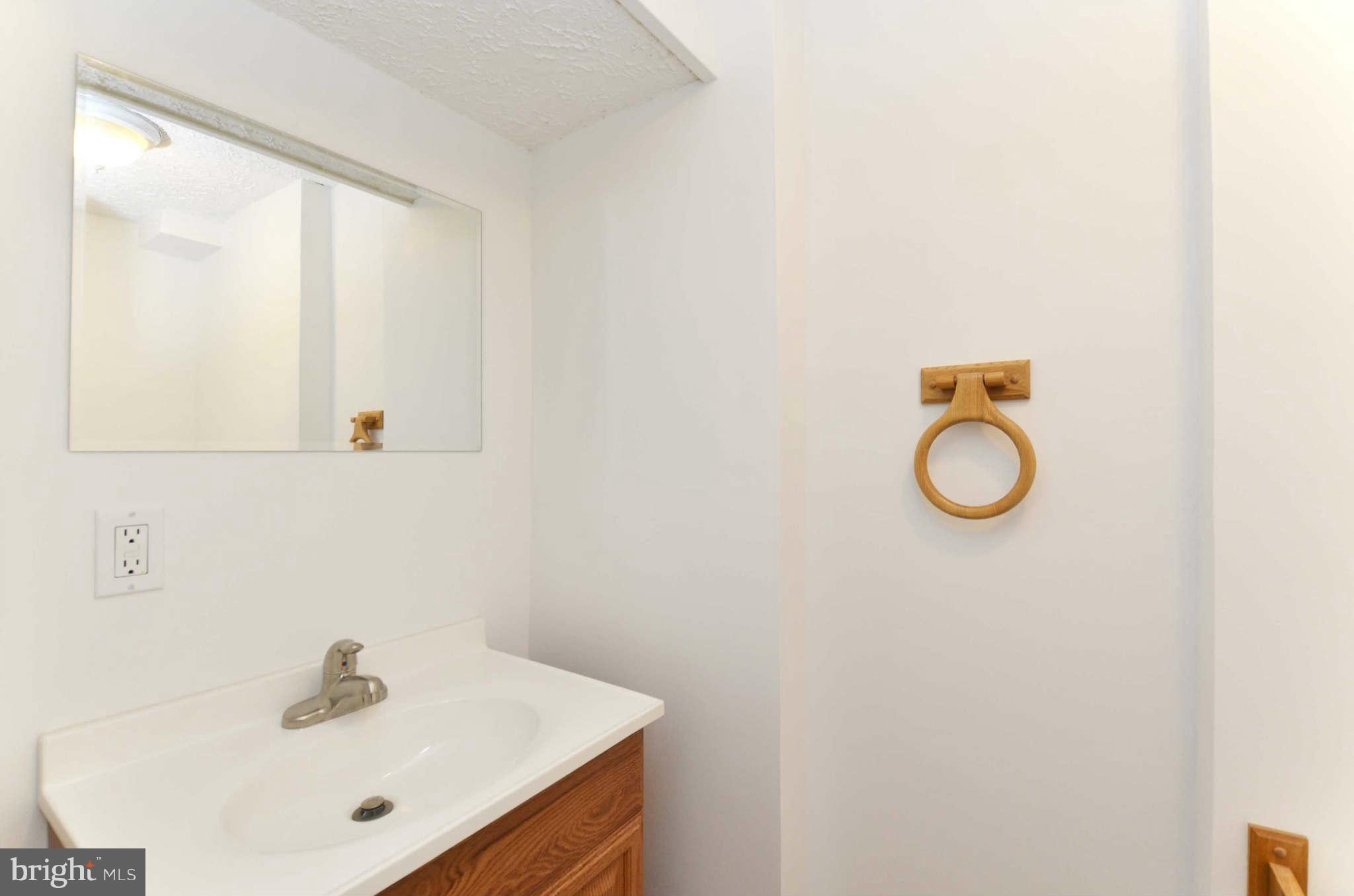 27 Colleton Court Baltimore, MD 21236 - Photo 13 of 30 Bath