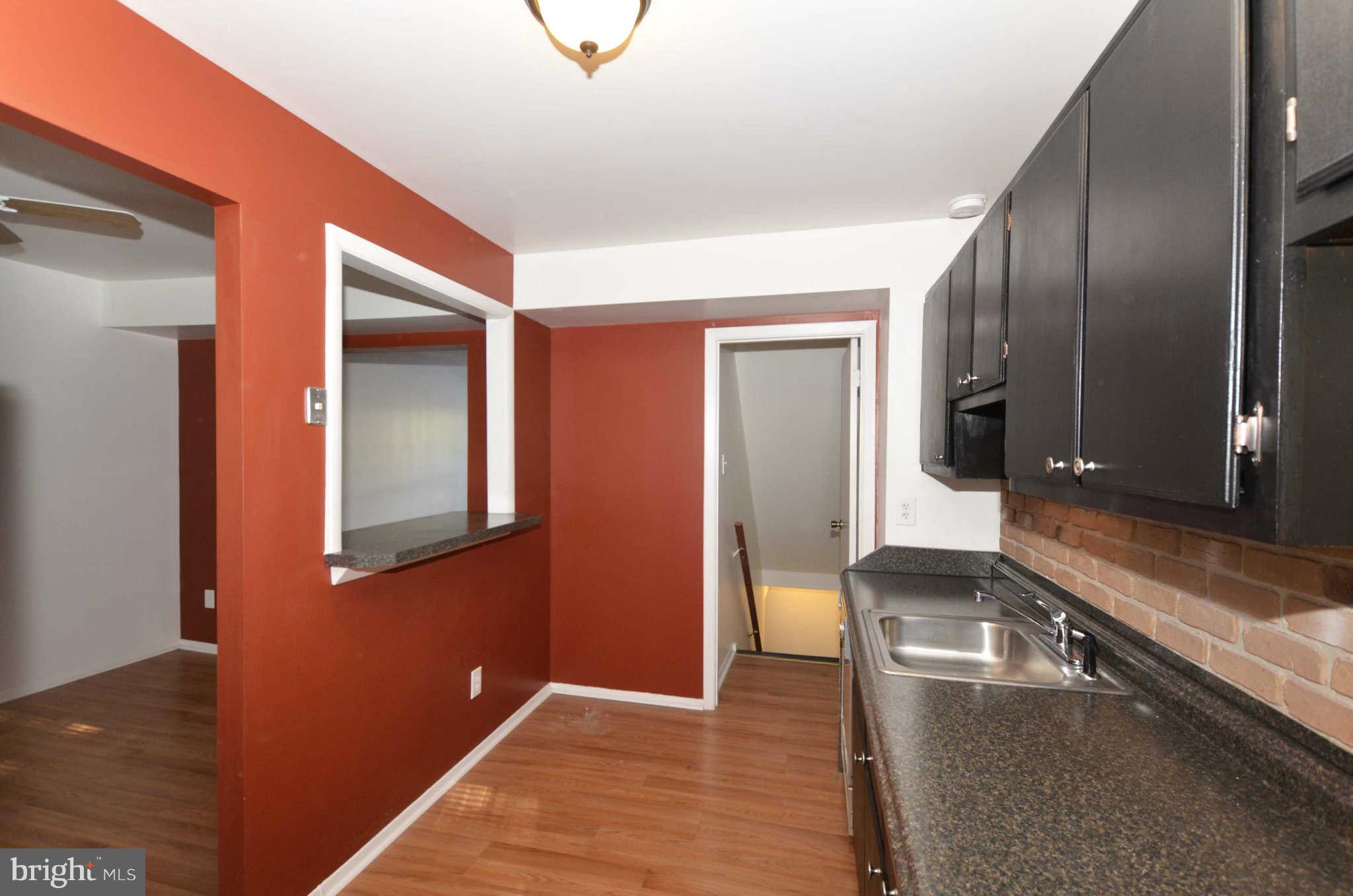 27 Colleton Court Baltimore, MD 21236 - Photo 10 of 30 Kitchen