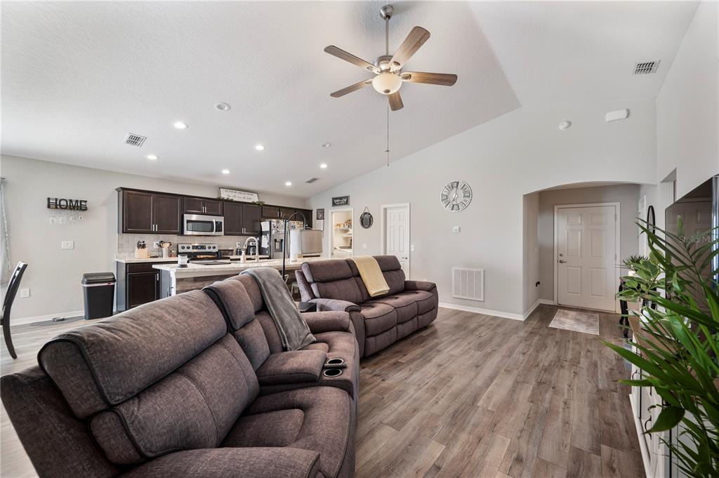 3921 White Ibis Road Lakeland, FL 33811 - Photo 8 of 47