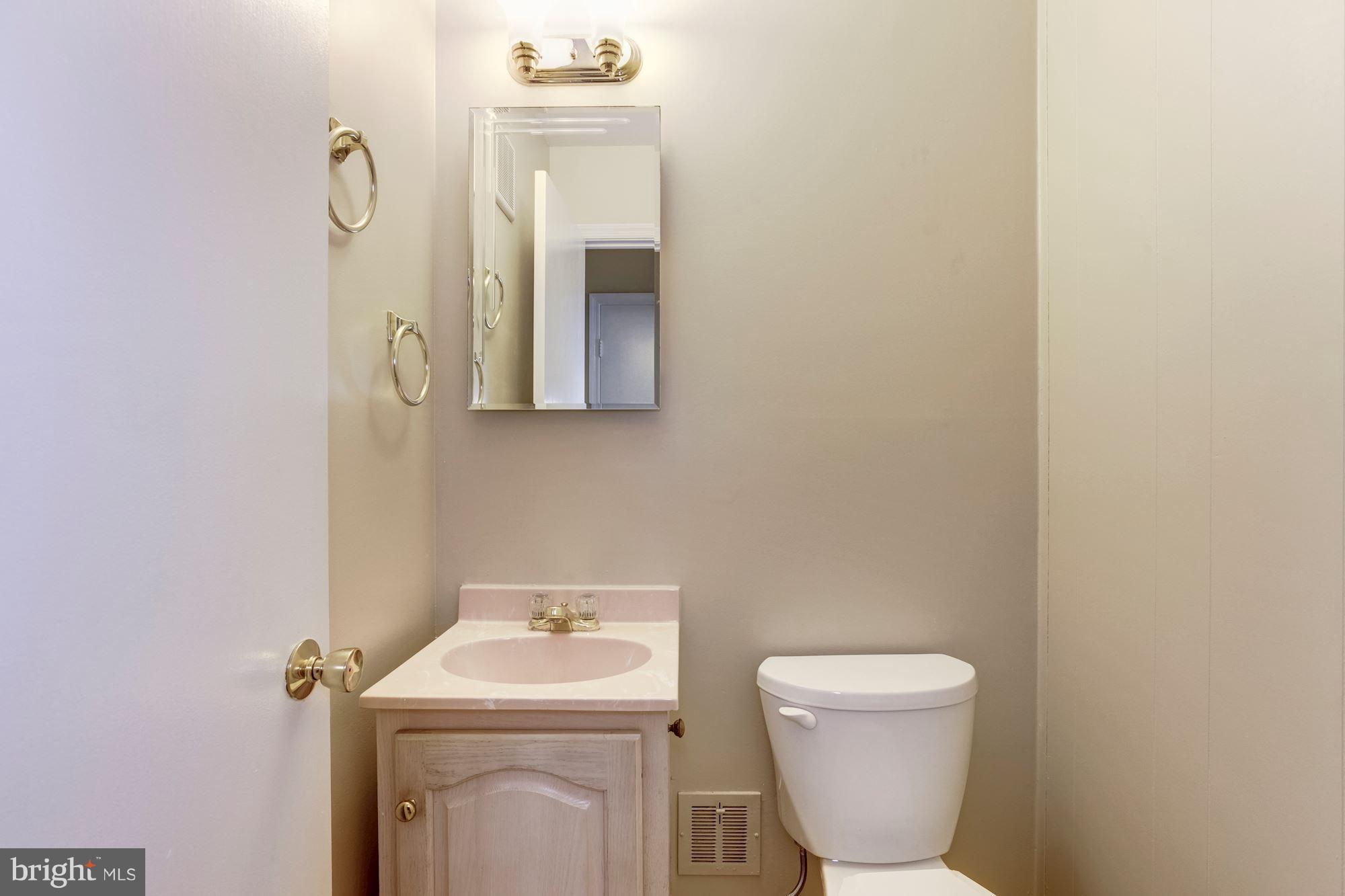 13332 Locksley Lane Silver Spring, MD 20904 - Photo 17 of 30 Main Level Powder Room