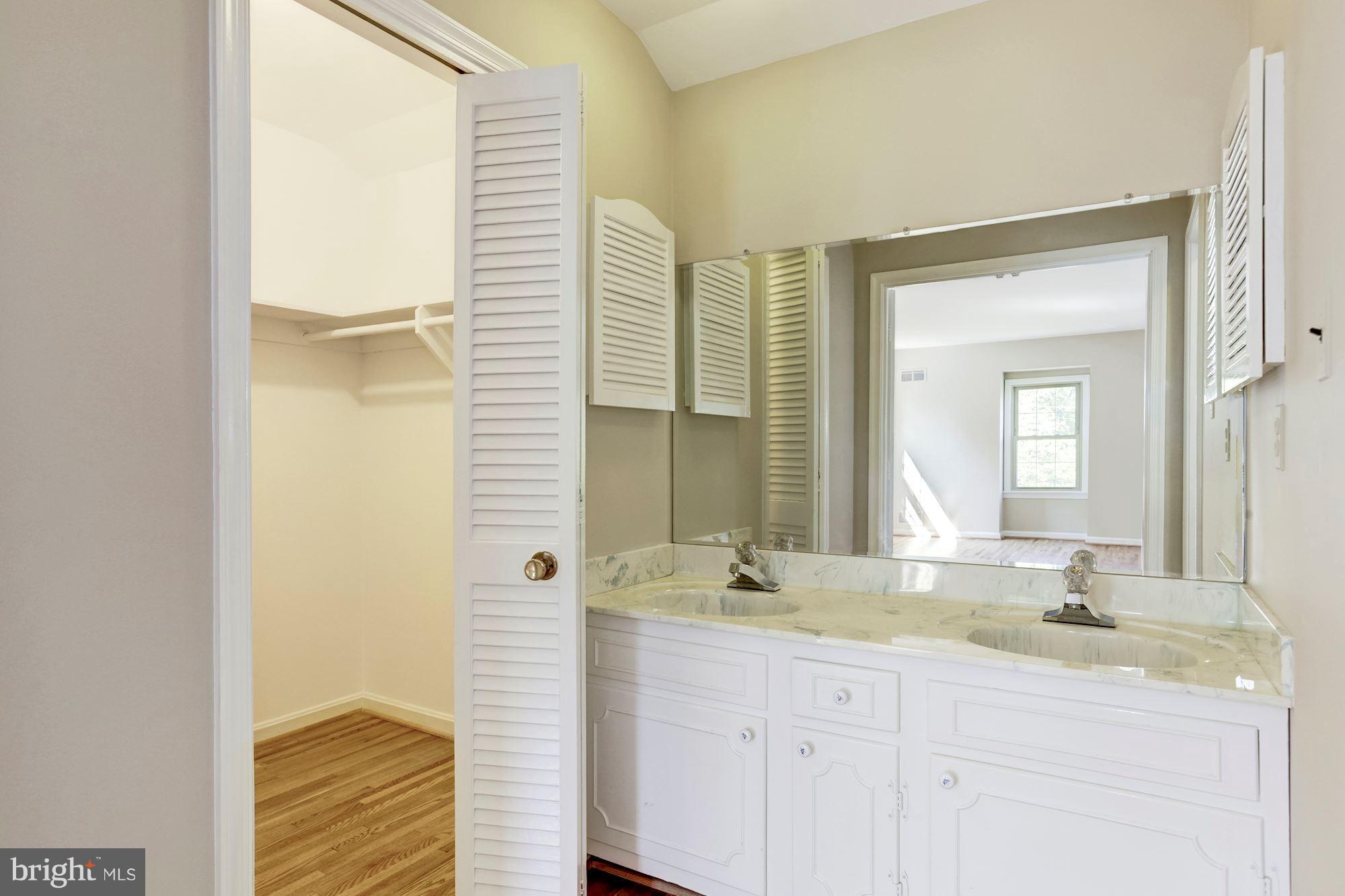 13332 Locksley Lane Silver Spring, MD 20904 - Photo 20 of 30 Bath (Master)