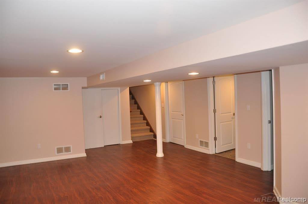 345 Hillview Street Rochester Hills, MI 48306 - Photo 23 of 28
