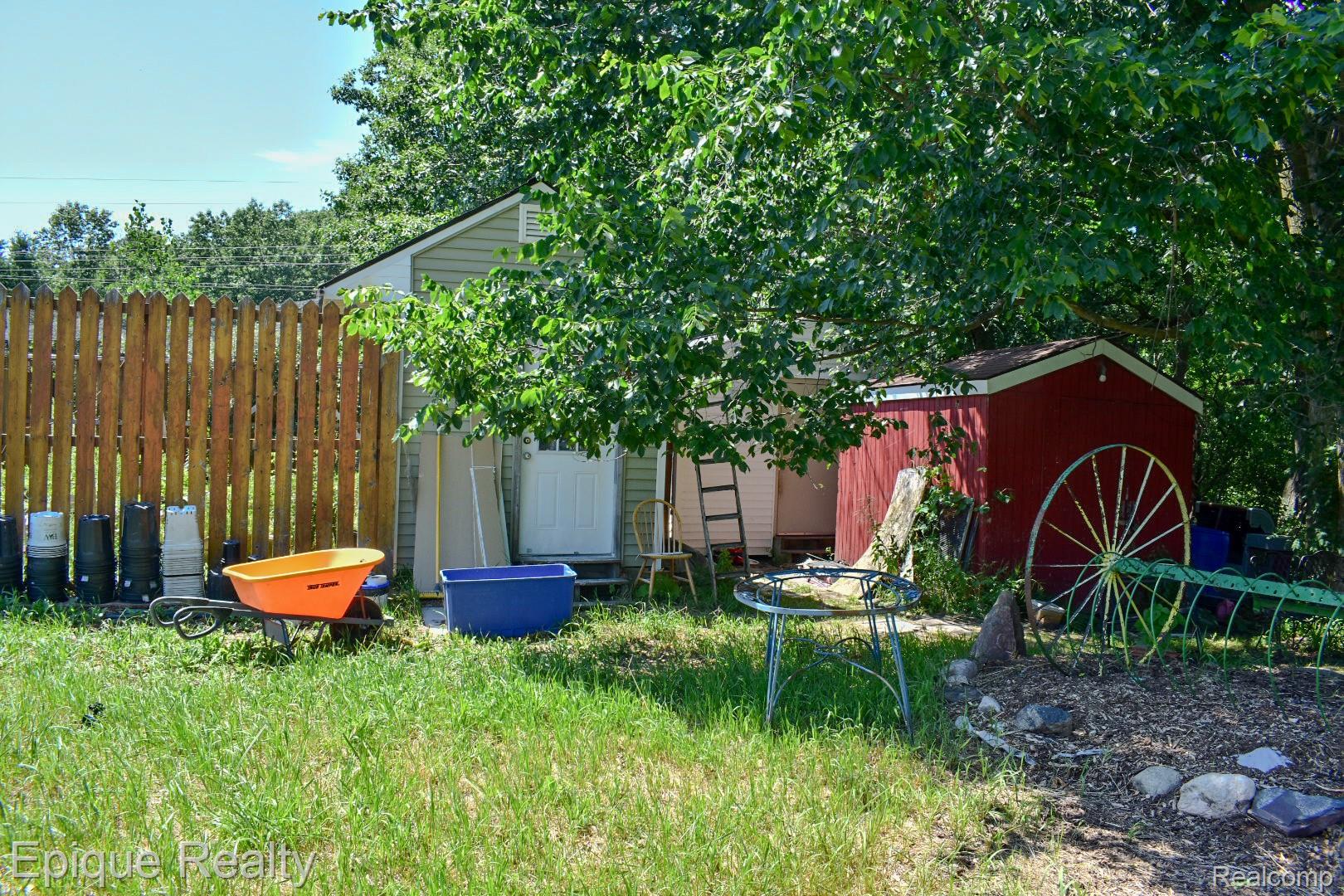 300 West Dewey Road Owosso, MI 48867 - Photo 7 of 15 300 W Dewey-04.jpg