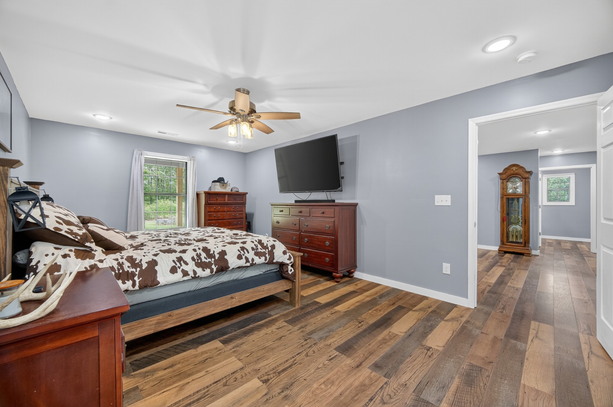 63 North King Road Flintville, TN 37335 - Photo 17 of 37 a bedroom with bed tv and window