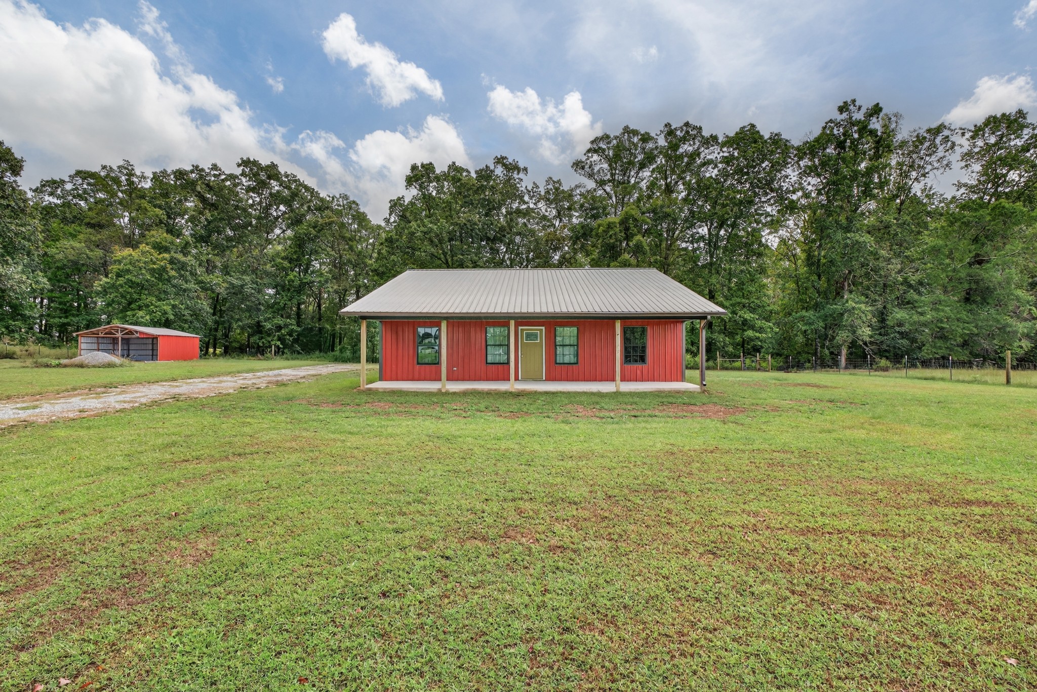 63 North King Road Flintville, TN 37335 - Photo 5 of 37 a view of a house with backyard and garden