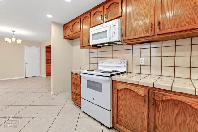 $469,900 | 517 West Tuolumne Road, Turlock, CA 95382