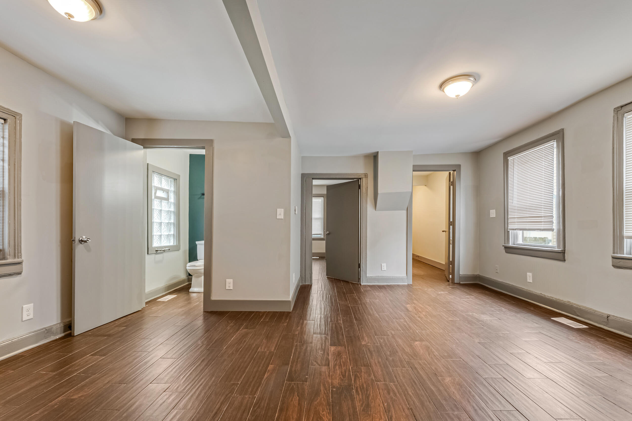 229 West Orchard Street Milwaukee, WI 53204 - Photo 6 of 20 Living Room