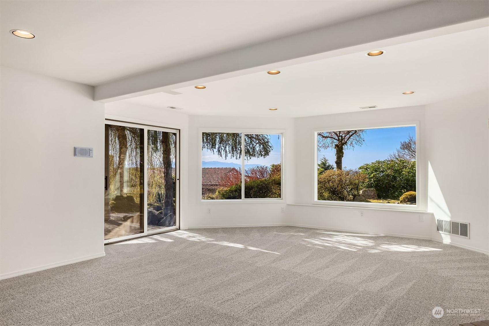 1220 Viewland Way Edmonds, WA 98020 - Photo 26 of 40 a view of an empty room with a window