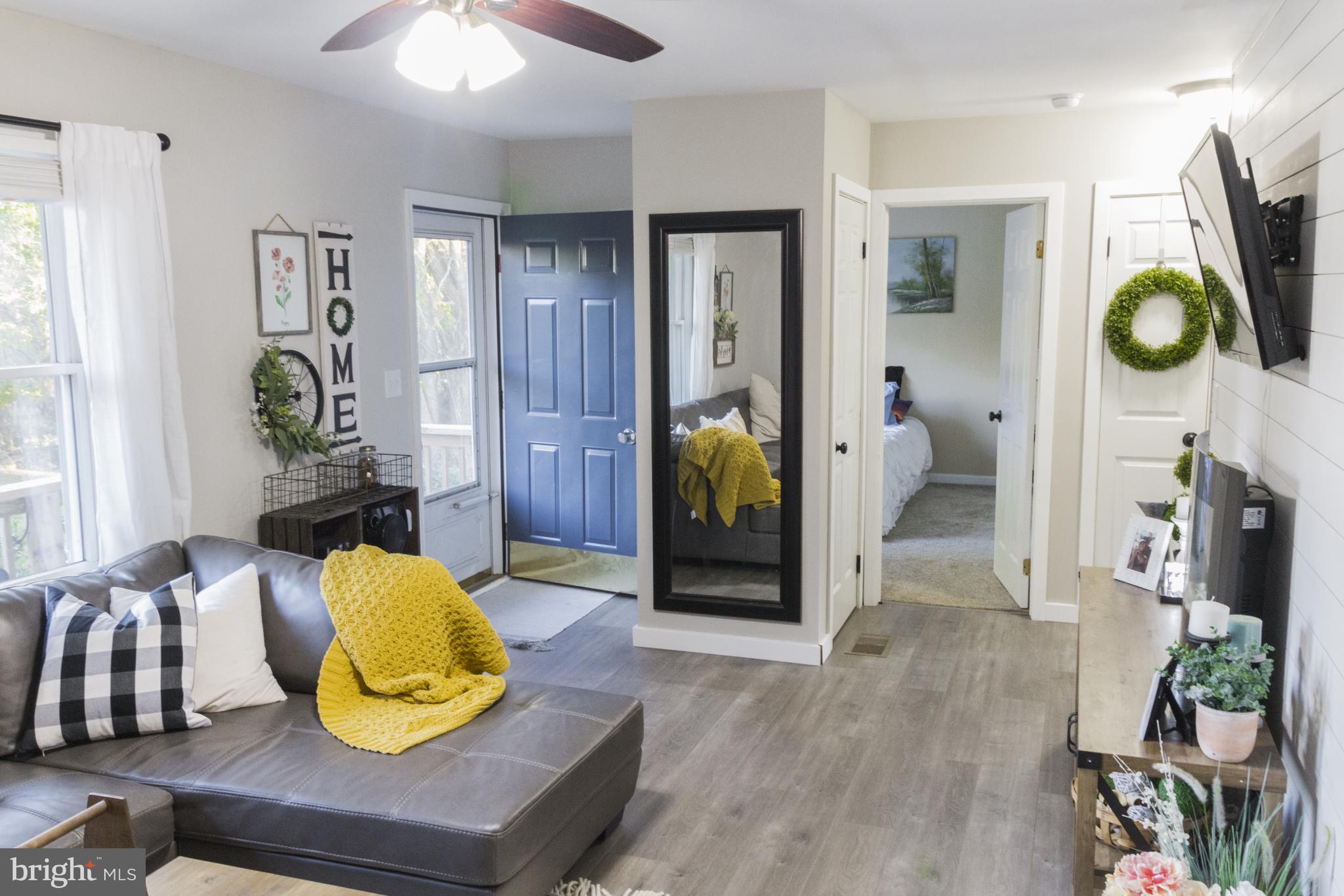 207 Sharon Street Rising Sun, MD 21911 - Photo 6 of 31 Updated flooring and Decor