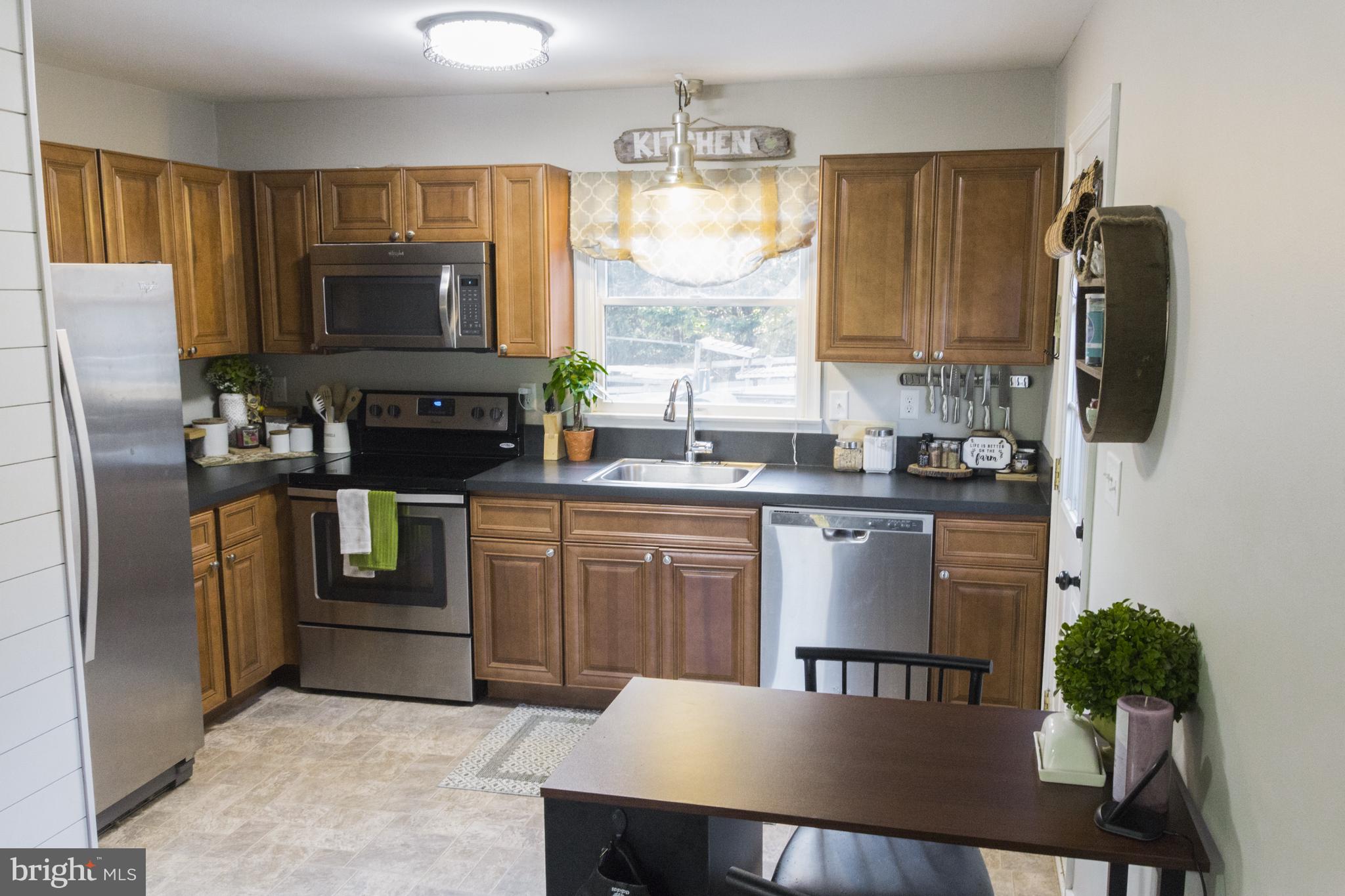 207 Sharon Street Rising Sun, MD 21911 - Photo 7 of 31 Stainless Steel appliances