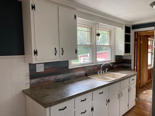 195 Maple Street Methuen, MA 01844 - Photo 2 of 11 Gallery Image 2