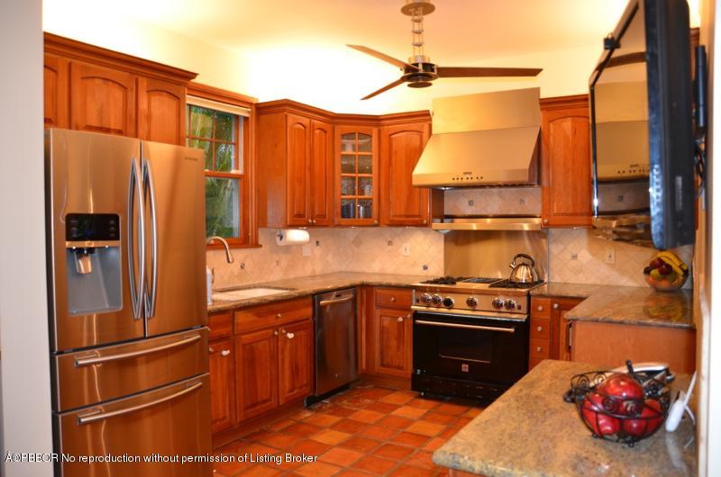 266 Granada Road West Palm Beach, FL 33401 - Photo 12 of 49 13 Kitchen