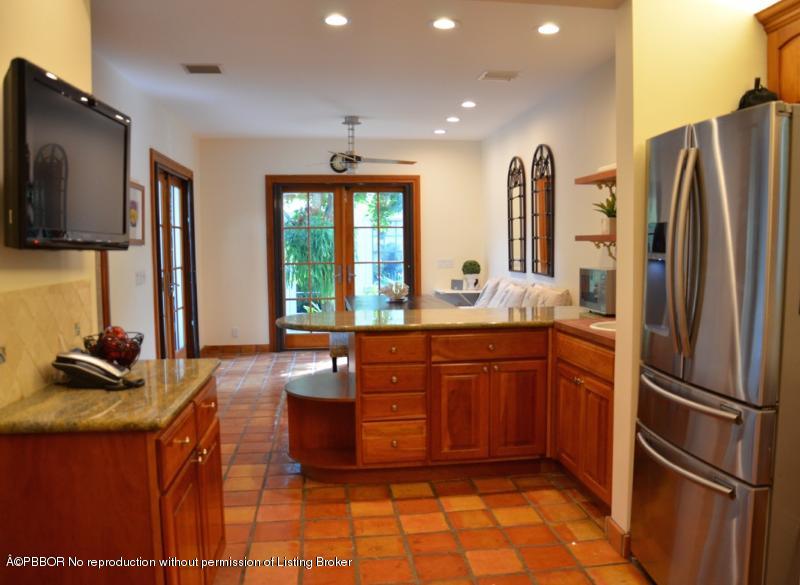 266 Granada Road West Palm Beach, FL 33401 - Photo 13 of 49 14 Kitchen