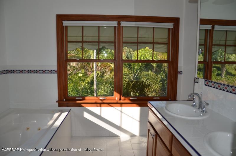 266 Granada Road West Palm Beach, FL 33401 - Photo 19 of 49 19 Master Bathroom