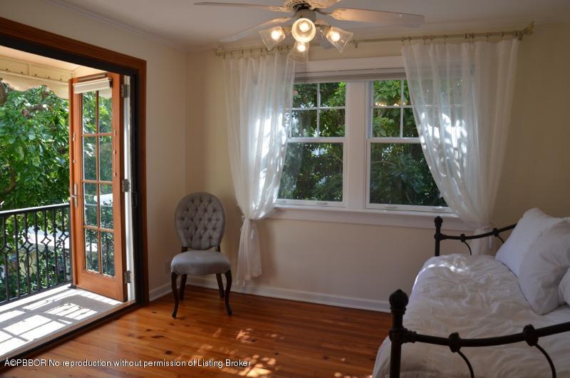 266 Granada Road West Palm Beach, FL 33401 - Photo 25 of 49 25 Guest Bedroom