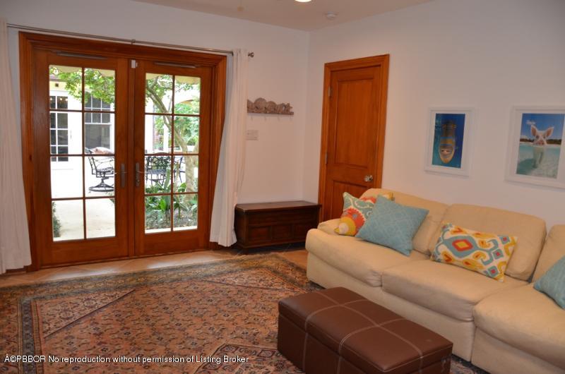 266 Granada Road West Palm Beach, FL 33401 - Photo 28 of 49 28 Guest Cottage Living Room