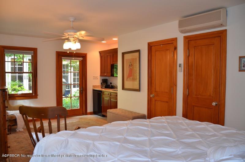 266 Granada Road West Palm Beach, FL 33401 - Photo 30 of 49 30 Guest Cottage Bedroom