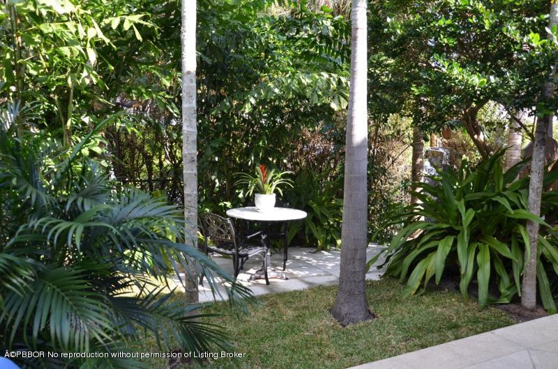 266 Granada Road West Palm Beach, FL 33401 - Photo 38 of 49 38 Patio