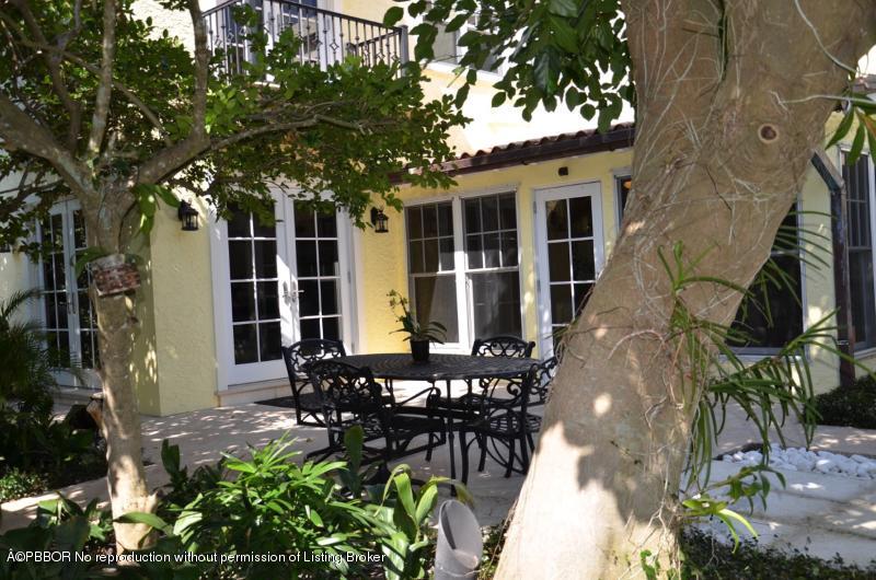 266 Granada Road West Palm Beach, FL 33401 - Photo 39 of 49 39 Patio