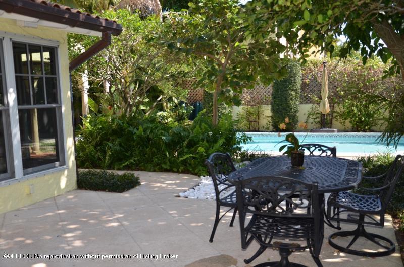 266 Granada Road West Palm Beach, FL 33401 - Photo 41 of 49 41 Patio