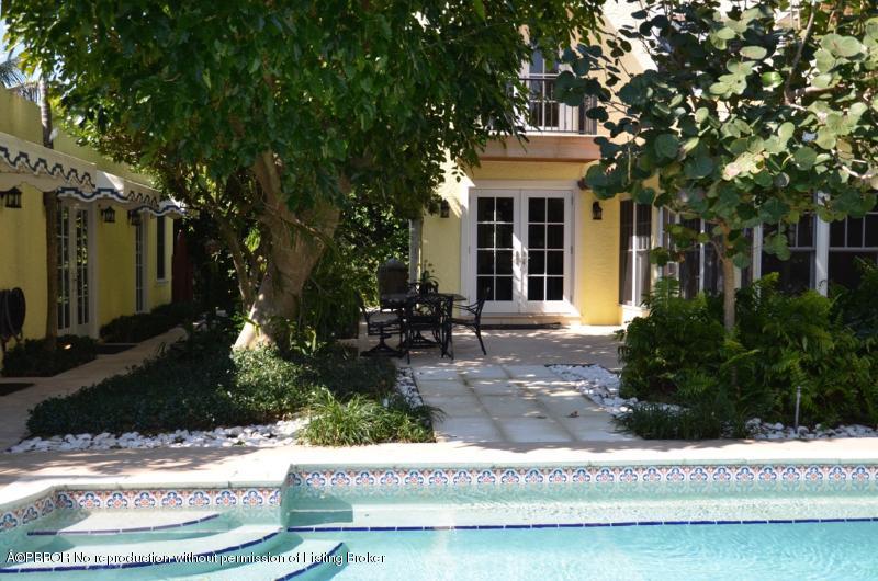 266 Granada Road West Palm Beach, FL 33401 - Photo 42 of 49 42 Patio