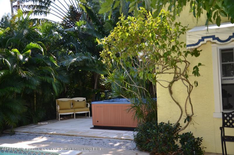 266 Granada Road West Palm Beach, FL 33401 - Photo 44 of 49 44 Hot Tub