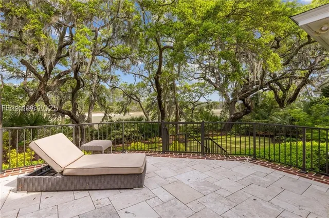 $2,170,000 | 6 Brenton Court, Bluffton, SC 29910