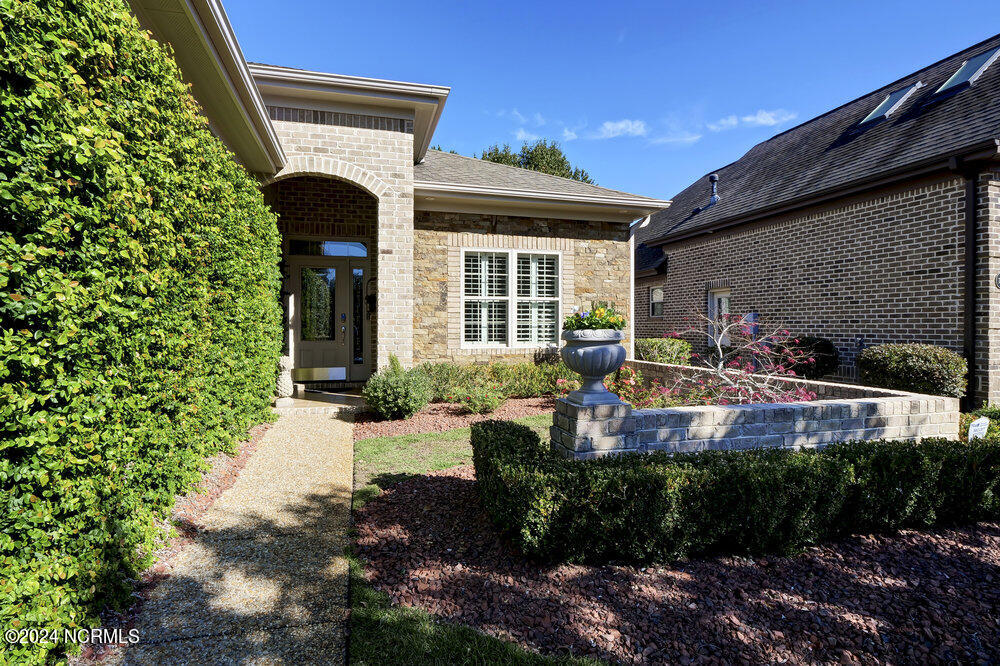 7113 Trailmark Road Wilmington, NC 28405 - Photo 6 of 40 LOVELY COURTYARD!