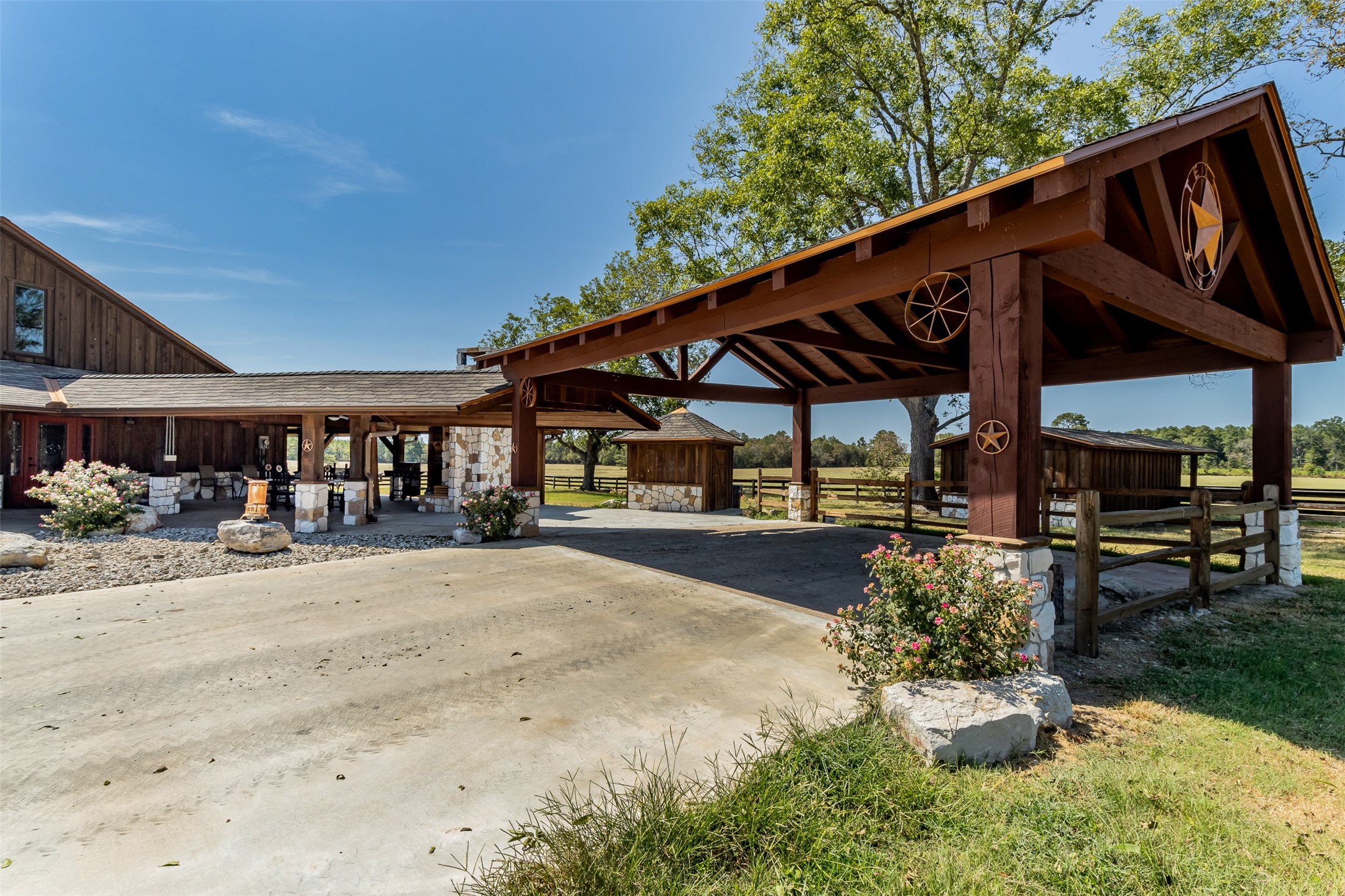 508 Hubert Cryer Road Zavalla, TX 75980 - Photo 11 of 50 Gallery Image 11