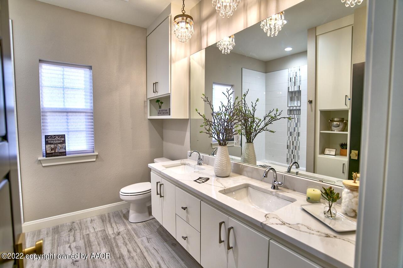 19181 Elk Springs Road Amarillo, TX 79119 - Photo 15 of 21 Guest Bath