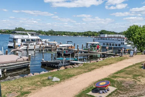 $1,595,000 | 126 Courtland Street, Excelsior, MN 55331