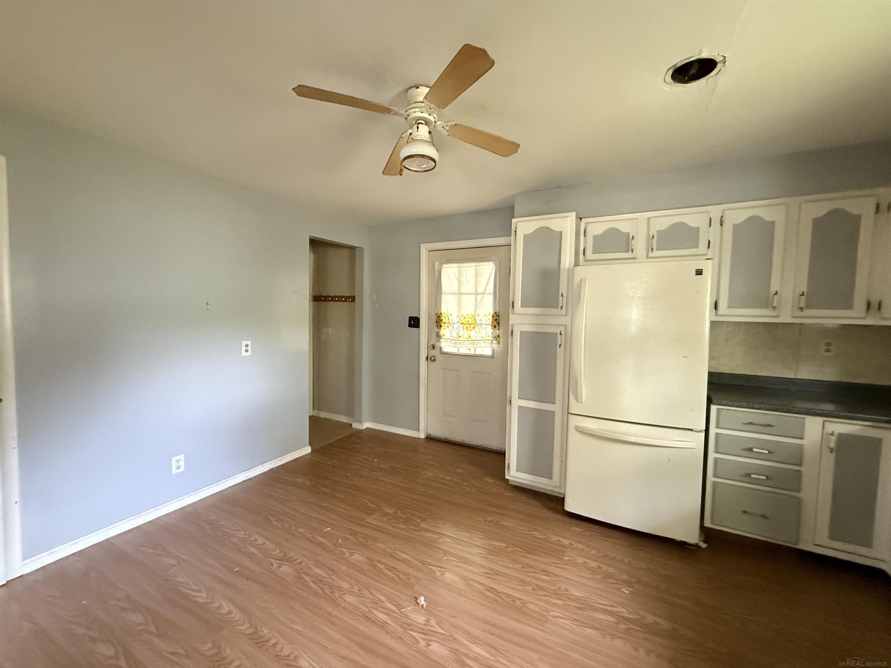 1895 Range Road Smiths Creek, MI 48074 - Photo 7 of 9 50189784-7abf4992-e2a7-45f6-9080-6be657f9cb43.JPG