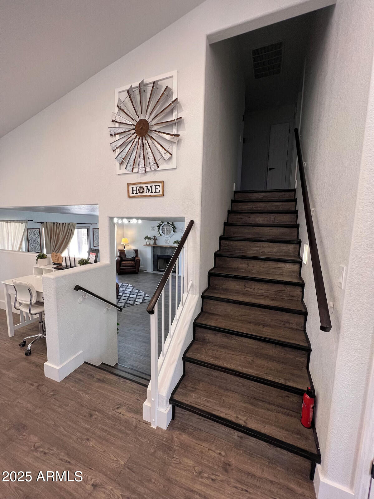 8322 West McLellan Road Glendale, AZ 85305 - Photo 16 of 30 a view of entryway and hall