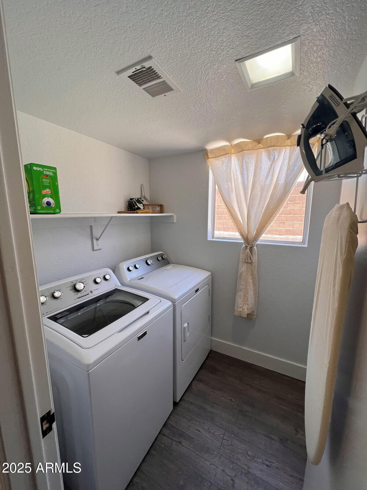 8322 West McLellan Road Glendale, AZ 85305 - Photo 20 of 30 a kitchen that has a sink and a stove top oven