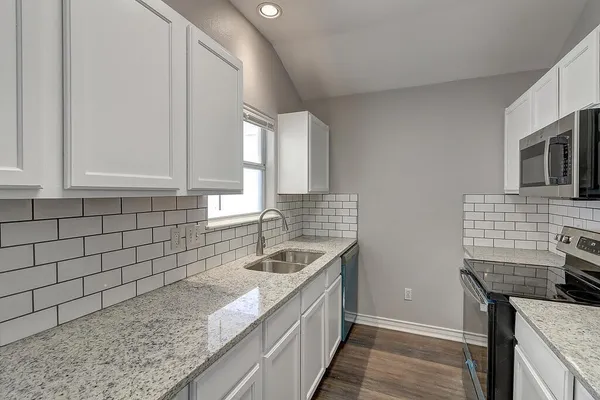 $1,595 | 13986 Fortuna Bay Drive, Unit A, Corpus Christi, TX 78418